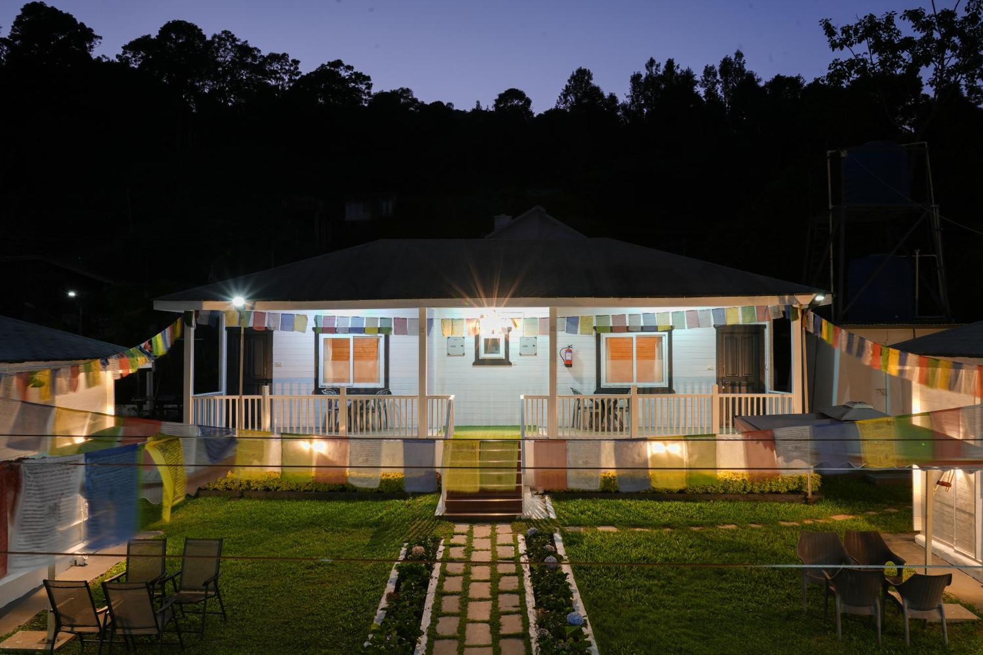 The Door To Nirvana Cottages Coonoor Exterior photo